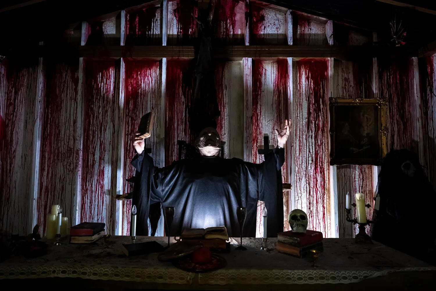 Nightmare's Gate scare actor in full makeup and costume